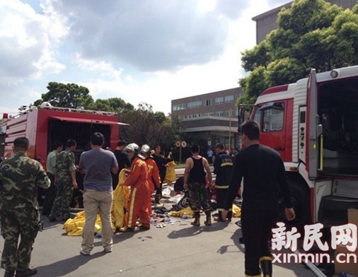 组图：上海一冷库液氨泄漏已致15死26伤