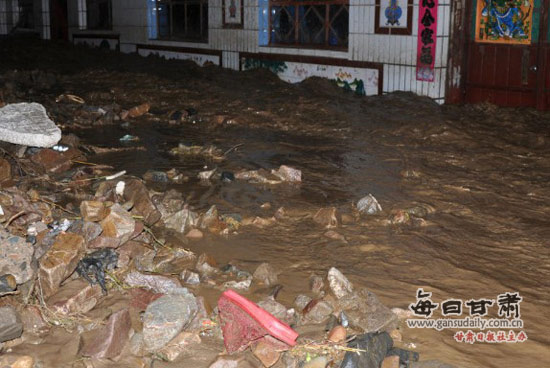 组图：岷县发生雷电冰雹暴雨灾害 7死1失踪