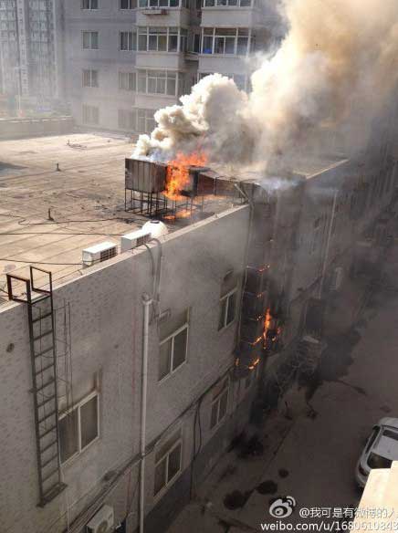 现场直击：太原体育南路饭店爆炸 浓烟滚滚