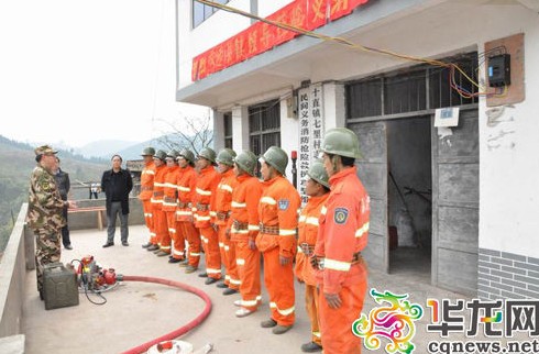 义务消防队喜添手抬机动泵 高山灭火更方便