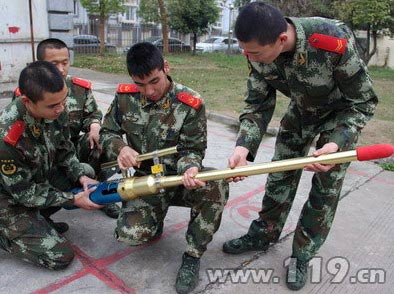 价值高达10万元“神射手”抛投器投勤/图