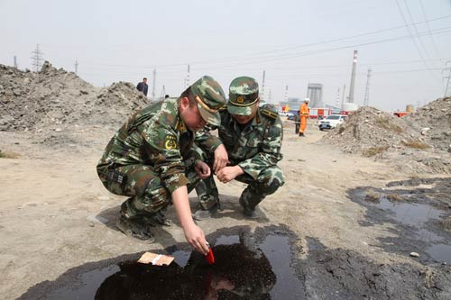 地下管道破裂硫酸泄漏 金昌多部门联合排险