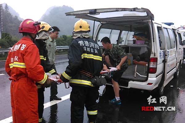 常吉高速：雨天路滑一小车失控致1死2重伤