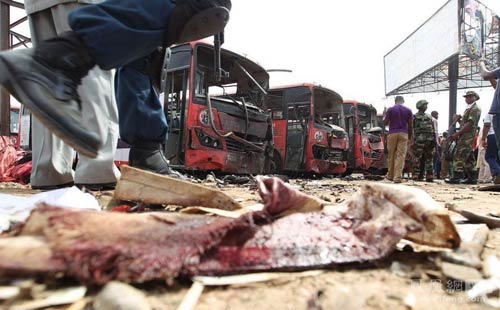 尼日利亚一公交站上班高峰爆炸 71死124伤