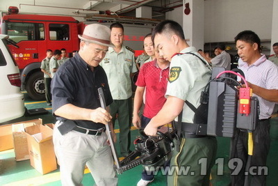 江门消防开展消防救援器材交流活动