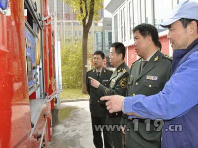 宝鸡新购置首批城市主战消防车正式投勤