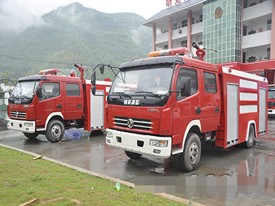 贵州三都为村寨配发2台小型水罐消防车