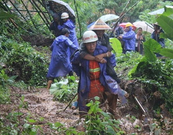 云南昌宁持续降雨致山体滑坡致2人死亡