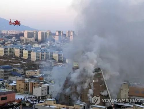 韩国建筑火灾 29人丧命 你必须学会的大型场馆火灾逃生术