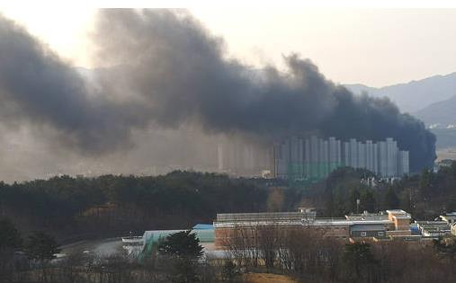 突发|平昌冬奥村附近着火 韩方出动11部消防车