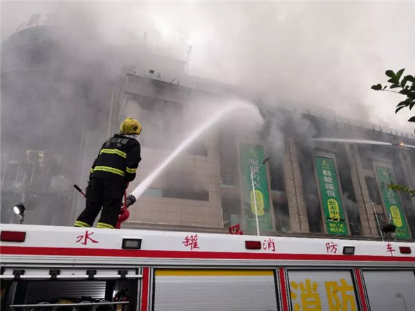 组图|直击四川达州三天四夜消防救援全过程