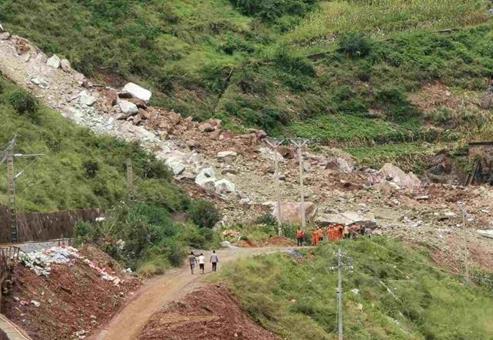 成昆铁路甘洛段突发山体崩塌，24人遇险其中11人获救