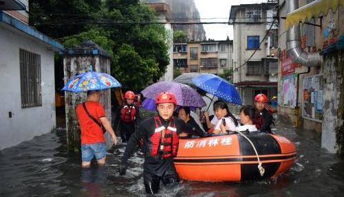 桂林市消防救援支队：紧急营救被困群众数百人