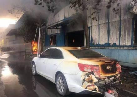 杭州一厂房发生火灾，暂无人员伤亡，火灾原因还在调查中
