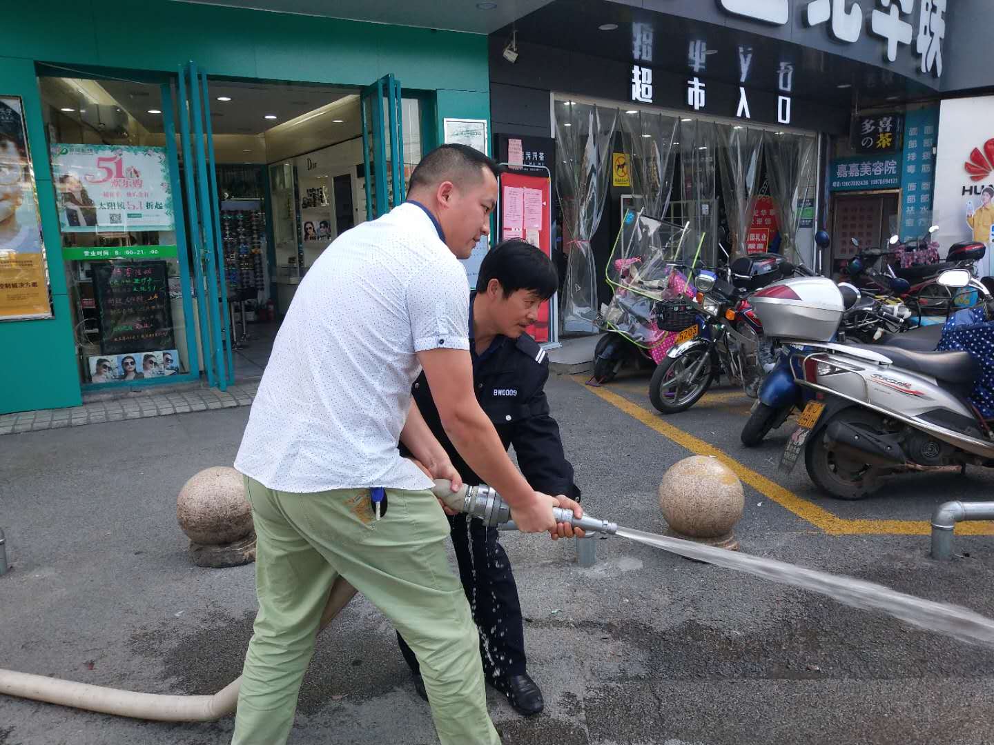 萍乡各地全面掀起“一警六员”实操实训热潮