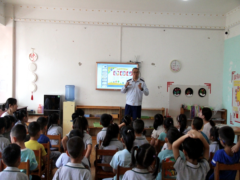 山西：忻州消防走进实验小学开展消防安全“开学第一课”