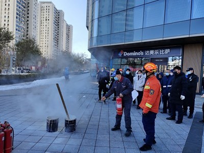 天津：南开消防开展高层建筑实战演习