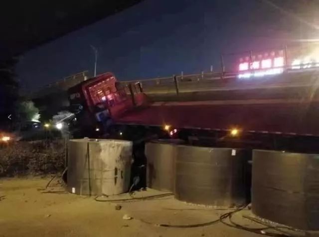 3月24日，福州一在建大桥发生断裂坍塌事故！