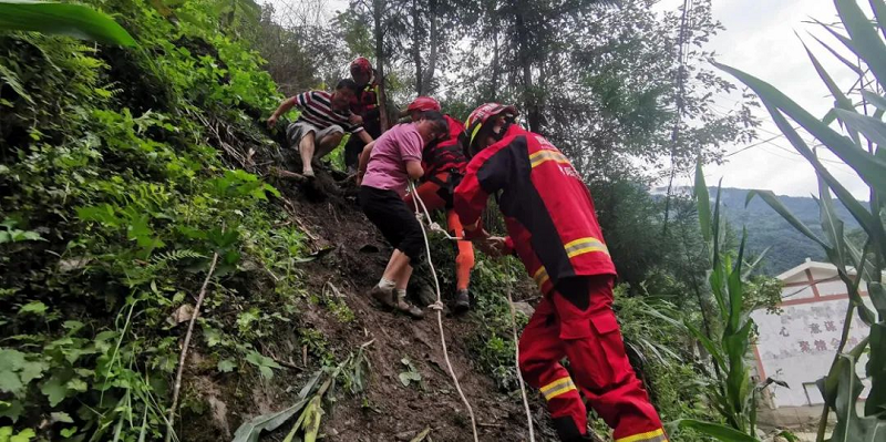 24小时不打烊 四川应急全力应对多轮暴雨