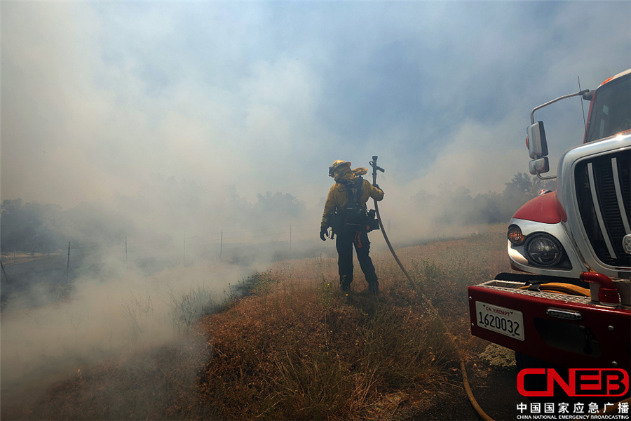 美国约塞米蒂国家公园附近火灾已导致6000人紧急疏散