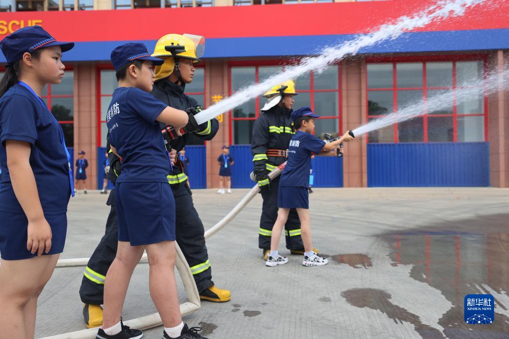 福建厦门：消防夏令营 快乐过暑期