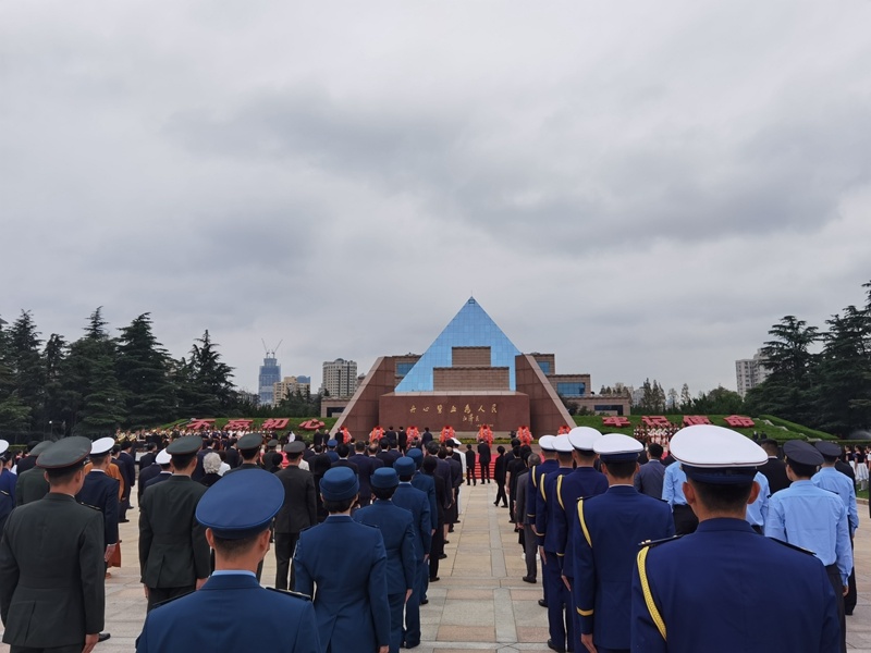 上海：总队举行烈士纪念日系列活动