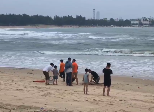 海南三亚海棠区海域多人溺水 致3死1失联