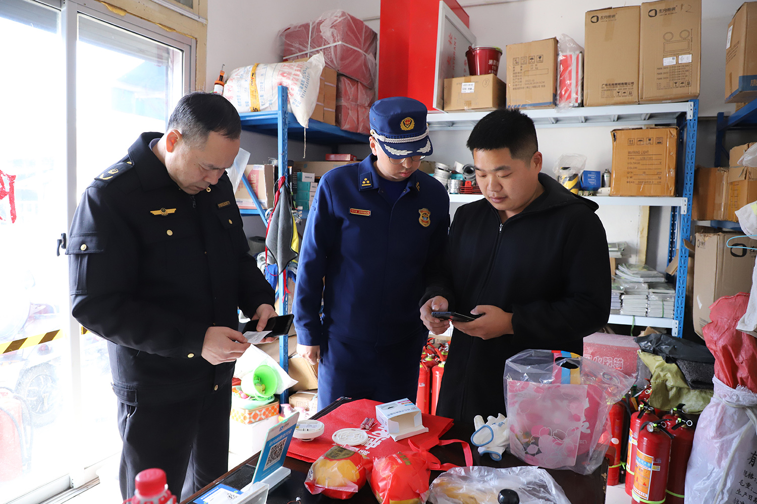 温岭市消防救援大队联合市场监管局开展消防产品质量专项检查