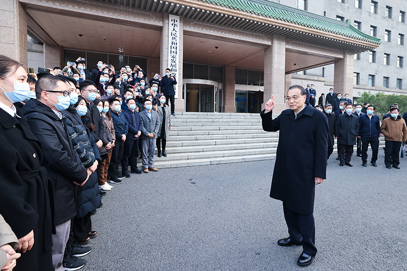 李克强到发展改革委、财政部考察并主持召开座谈会 韩正出席