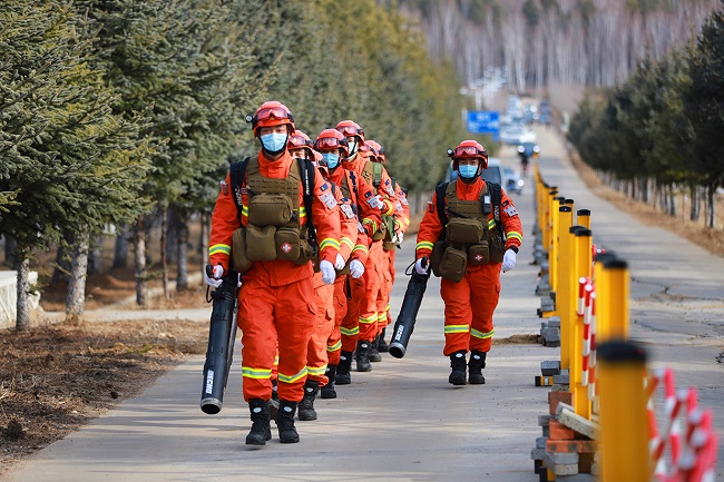 黑龙江省森林消防总队7省200余处地域同步开展清明节防火专项行动