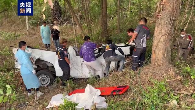 泰国武里南府发生一起交通事故 已致6人死亡