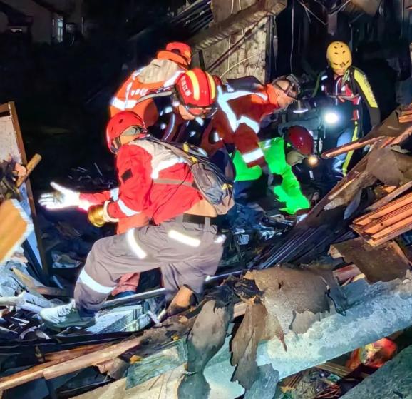 浙江杭州富阳暴雨引发洪水 已致5死3失联