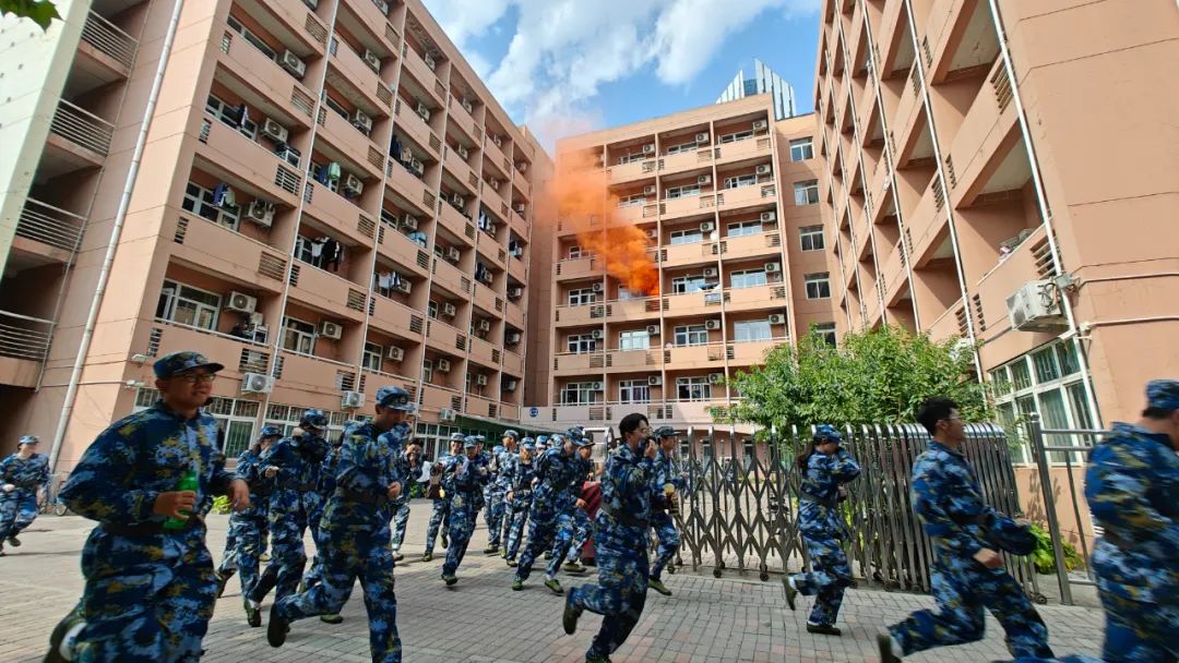 和平支队全面开展消防“开学第一课”筑牢平安开学季