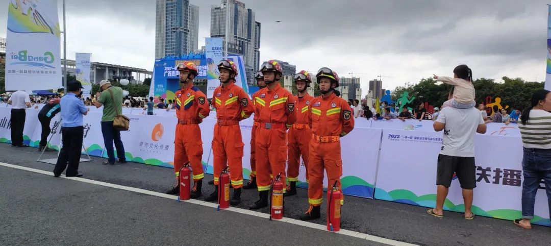 贵港消防圆满完成2023年“一带一路”国家驻华使节自行车系列赛安保工作