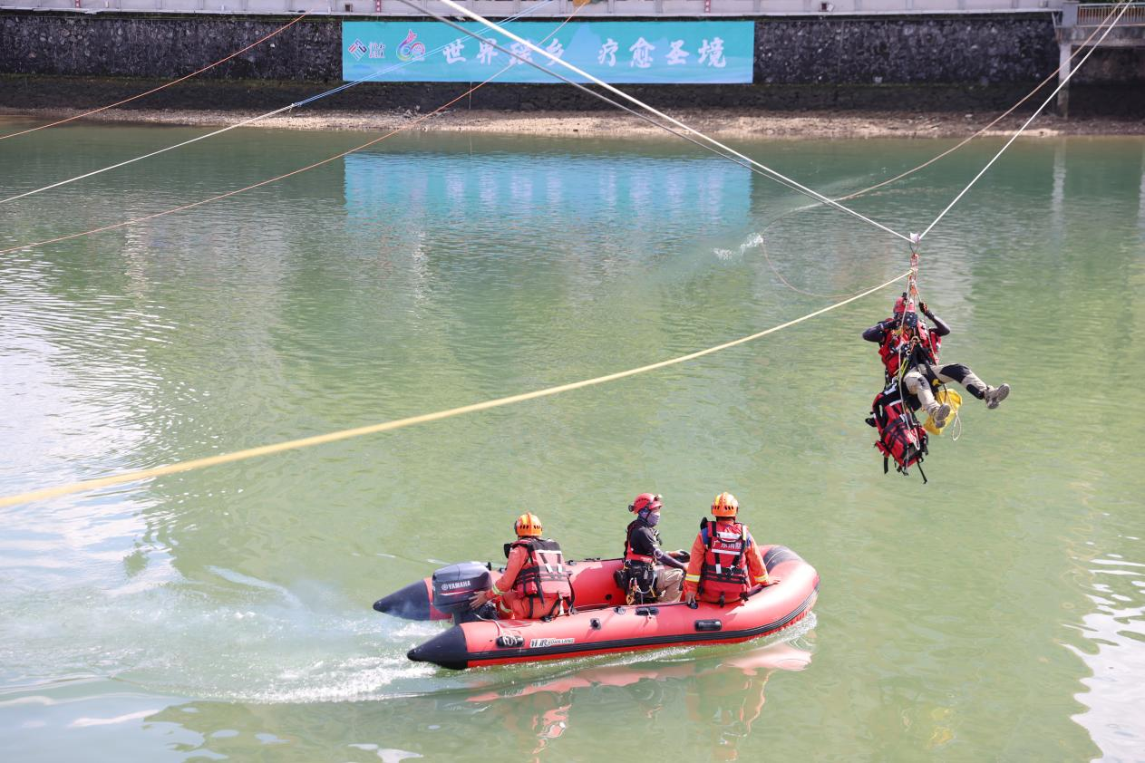 湖南：衡阳消防勇夺绳索救援国际大赛两项大奖