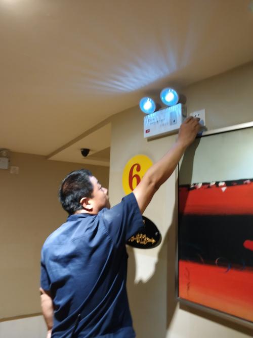 消防应急照明和疏散指示系统的在民用建筑中的应用