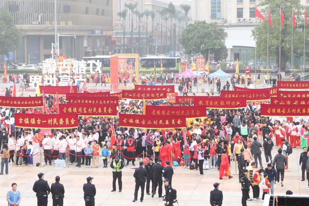 与爱同行｜左向科技助力古镇慈善万人行 以博爱精神铸企业之魂